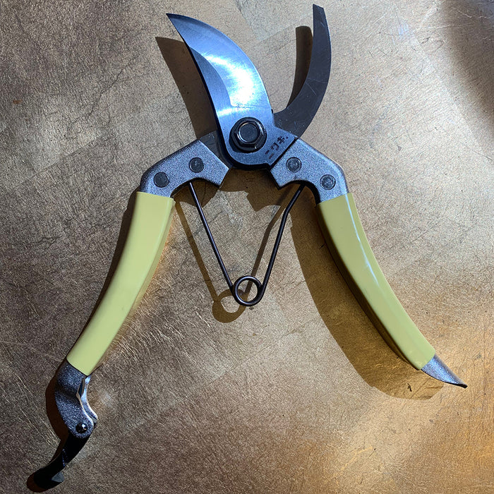 Garden: Niwaki Garden Secateurs with Holster