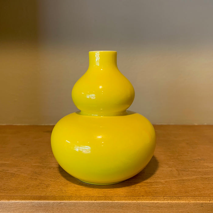 Home: Glossy Porcelain Vase