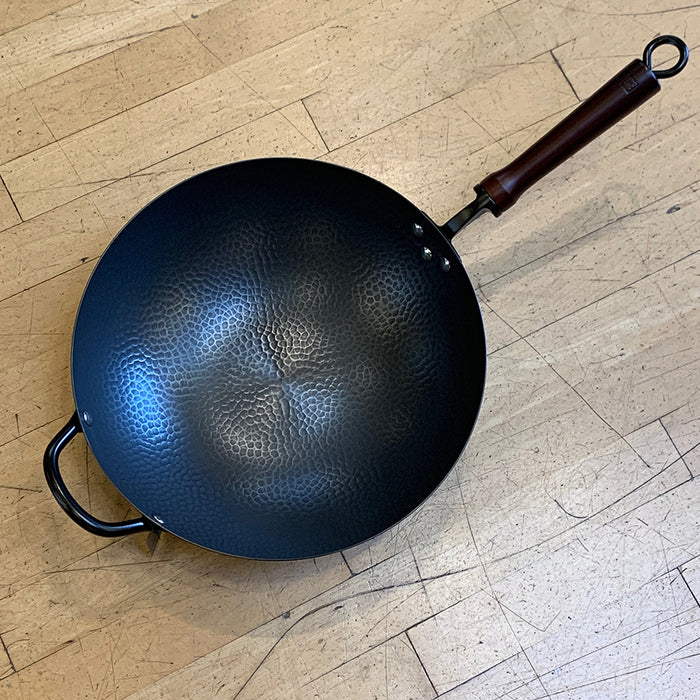 Kitchen: Carbon Steel Wok with Lid and Handle